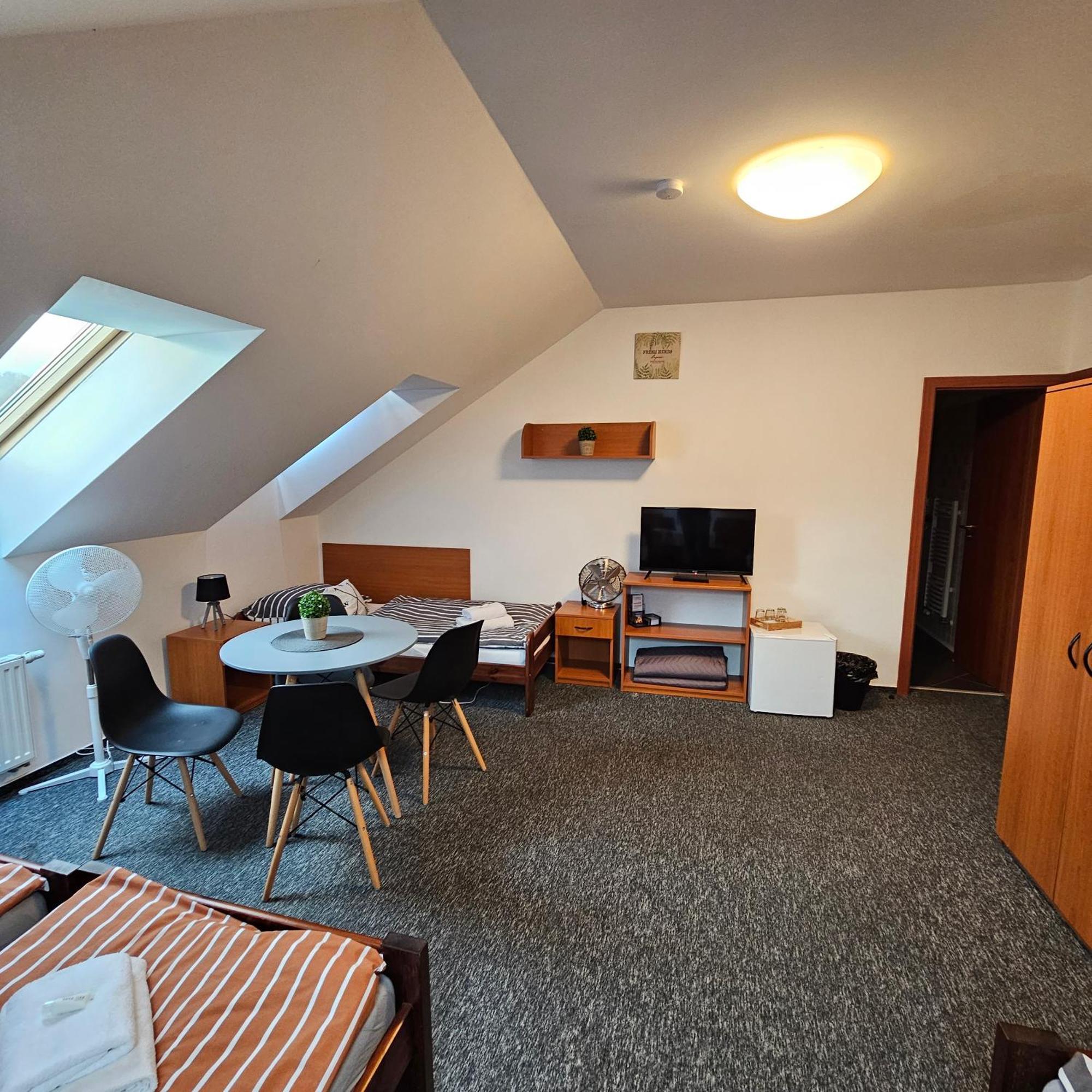 Guest house A Restaurace Simanda Prague